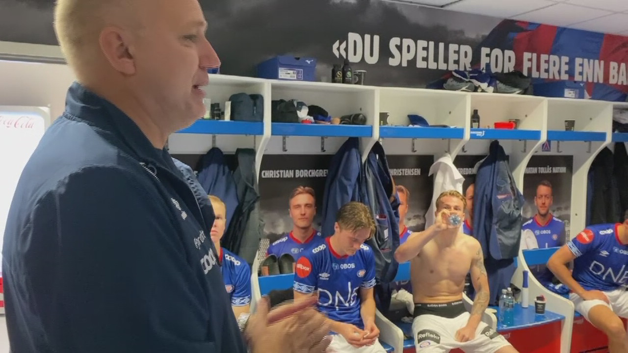 - Propagandafotball!